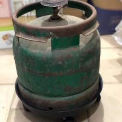 Support de gaz avec roues