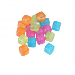 Cubes de glace réutilisables colorés